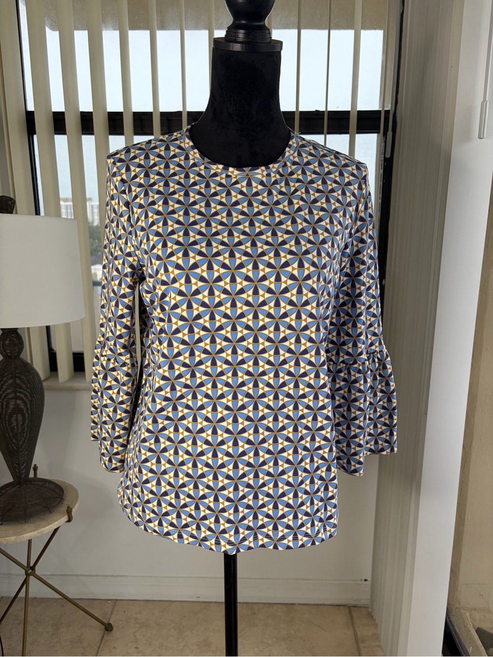 J McLaughlin Catalina Cloth Geometric Mosaic Print Bell Sleeve Blouse Size M